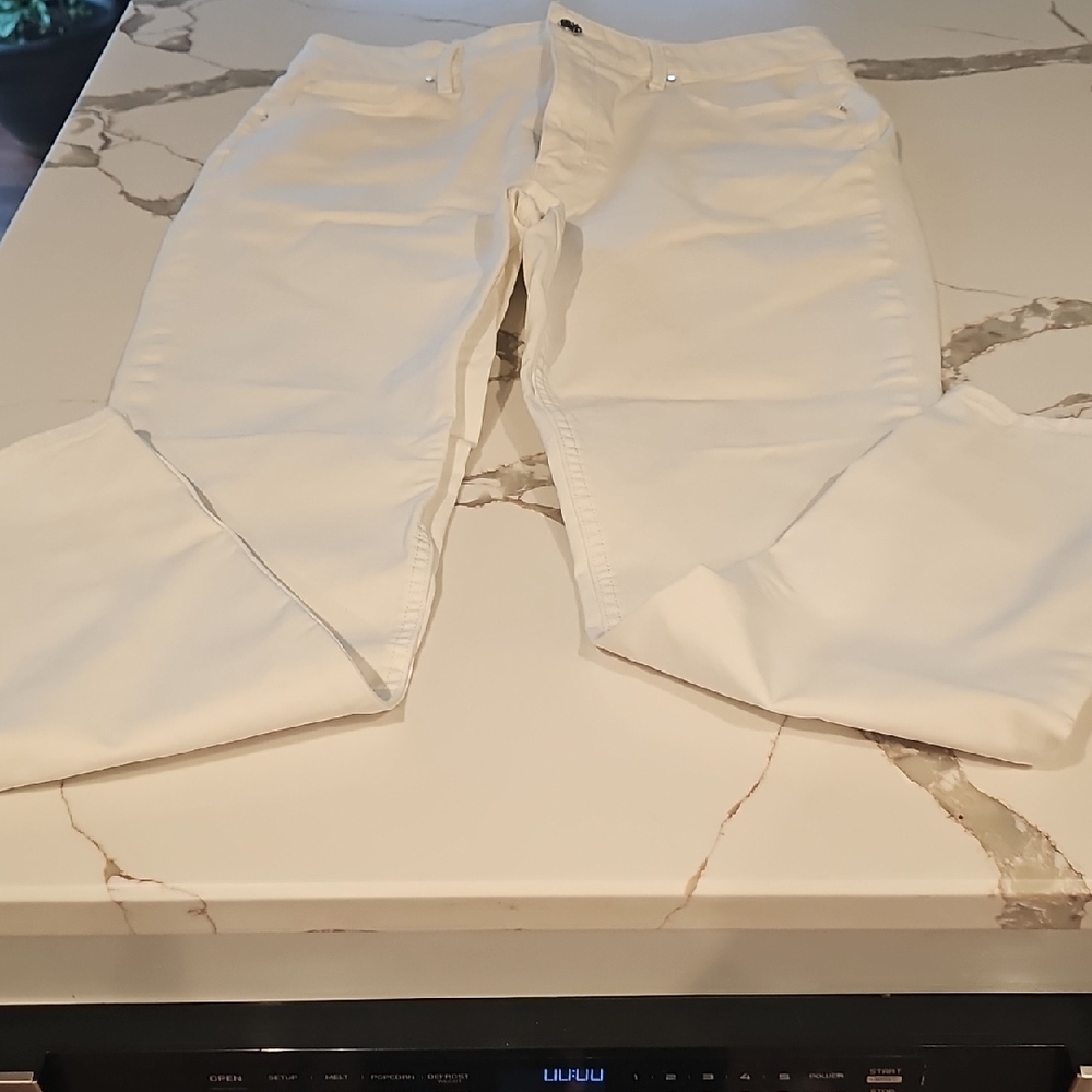 White House Black Market Women's White Skinny Jeans